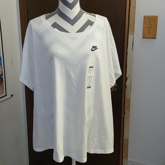 Nike Tops - Nike Plus Size Crewneck Tee